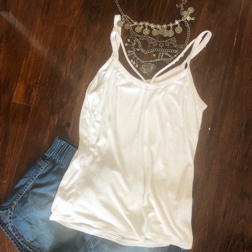 Fitted Right Tank With Chest Straps